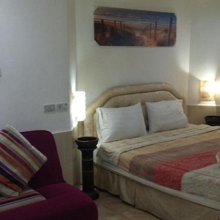 Jasmin Guest House Pattaya Exterior foto